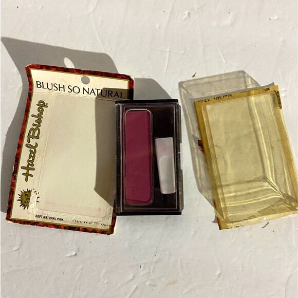 Vintage Hazel Bishop Soft Natural Powder Blush - New in Package - Picture 4 of 4